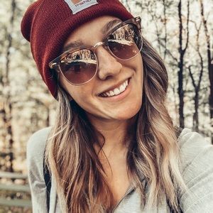 Meet your Posher, Becca